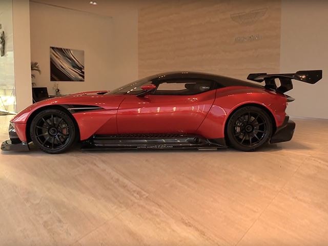 Aston Martin Vulcan - cамый сумасшедший суперкар Британии